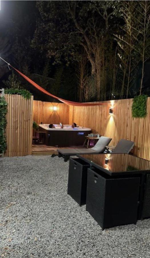 Magnifique T2 Jacuzzi Piscine Fréjus